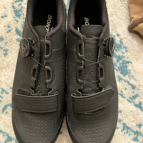 Bontrager black cycling shoes - Picture 2 of 4